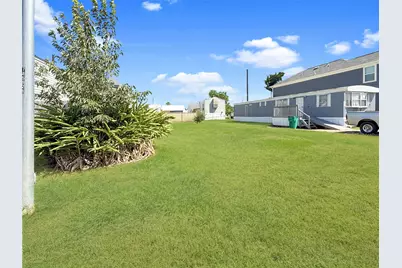 143 Egret Canal S, Baytown, TX 77523 - Photo 3
