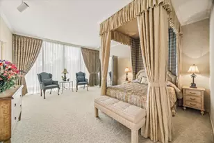 121 N Post Oak Ln, Houston, TX 77024 - Photo 9