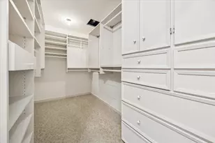 121 N Post Oak Ln, Houston, TX 77024 - Photo 25