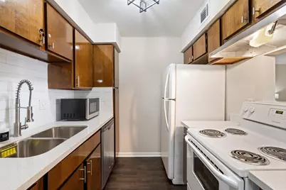 8419 Hearth Drive #21, Houston, TX 77054 - Photo 9