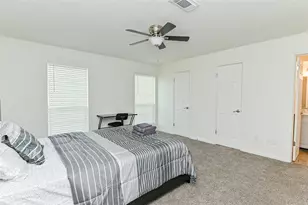 5791 Maple Hill Dr, Houston, TX 77088 - Photo 23