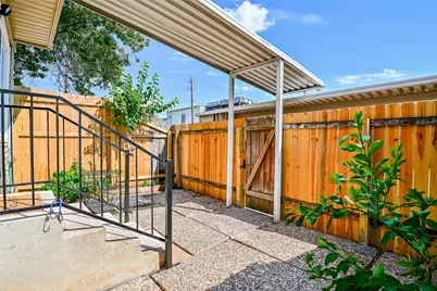 5791 Maple Hill Drive, Houston, TX 77088 - Photo 27