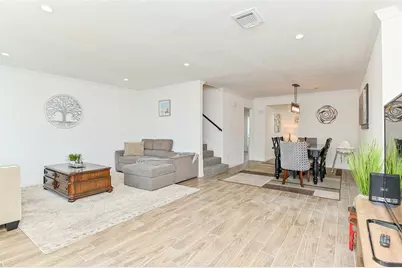 5791 Maple Hill Drive, Houston, TX 77088 - Photo 7