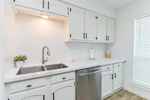 5791 Maple Hill Dr, Houston, TX 77088 - Photo 15