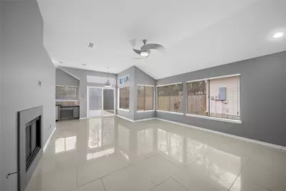 83 N Rushwing Circle, The Woodlands, TX 77381 - Photo 3