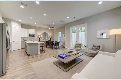 911 W 35th Street #D, Houston, TX 77018 - Photo 1