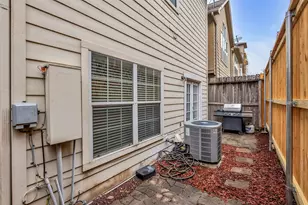 2835 Clinton Dr, Houston, TX 77020 - Photo 17