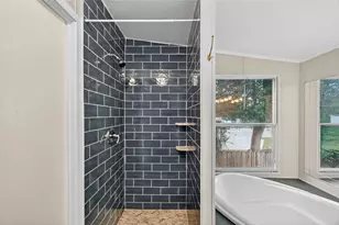 9623 Meadowvine Dr, Houston, TX 77044 - Photo 17