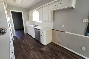 1307 Cactus St, Baytown, TX 77521 - Photo 7
