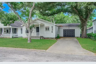 834 Live Oak Street, Columbus, TX 78934 - Photo 1
