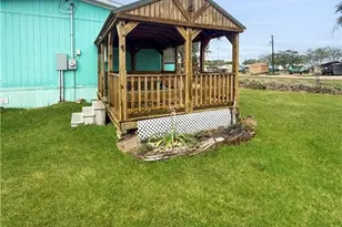 112 N Vivian Stevens St, Port Lavaca, TX 77979 - Photo 3