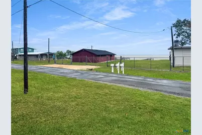 112 N Vivian Stevens Street, Port Lavaca, TX 77979 - Photo 5