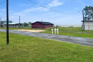 112 N Vivian Stevens St, Port Lavaca, TX 77979 - Photo 5