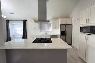 218 Bedford Ln, Conroe, TX 77303 - Photo 9