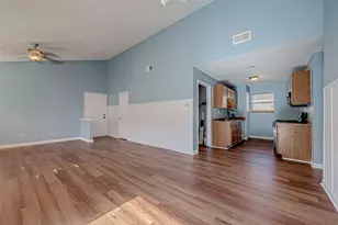 14018 Blue Falls Dr, Sugar Land, TX 77498 - Photo 9