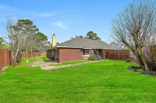 14554 Sycamore Lake Rd, Houston, TX 77062 - Photo 29