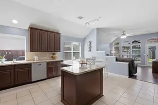 11207 Timbertree Ln, Houston, TX 77070 - Photo 7