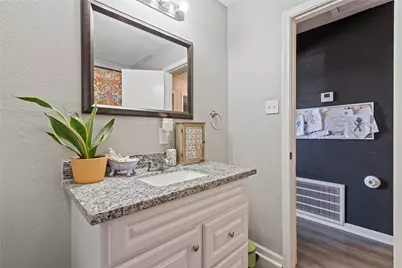 8010 Meadowbrook Drive, Hitchcock, TX 77563 - Photo 19