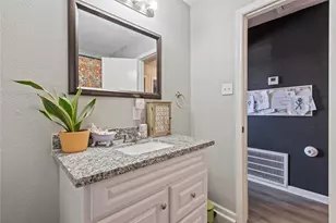 8010 Meadowbrook Dr, Hitchcock, TX 77563 - Photo 19