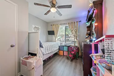 8010 Meadowbrook Drive, Hitchcock, TX 77563 - Photo 13