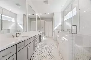 411 W 24th St, Houston, TX 77008 - Photo 21