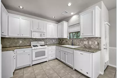 130 April Cove, Conroe, TX 77356 - Photo 13