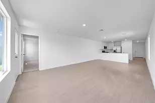10708 Lavender Cotton Ln, Houston, TX 77016 - Photo 3