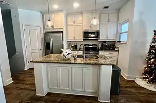 312 Mission Ln, Houston, TX 77011 - Photo 3