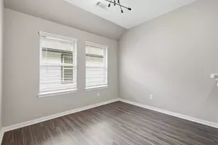 4739 Glen Isle Dr, Houston, TX 77009 - Photo 13
