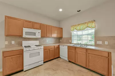 1120 Lasso Court, Alvin, TX 77511 - Photo 9