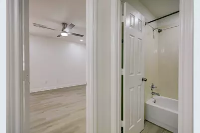 7442 Tall Pines Drive, Houston, TX 77088 - Photo 13