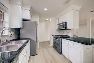 7442 Tall Pines Dr, Houston, TX 77088 - Photo 7