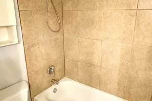 700 Thicket Ln, Houston, TX 77079 - Photo 15