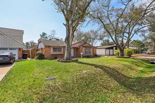 10015 Warwana Rd, Houston, TX 77080 - Photo 3