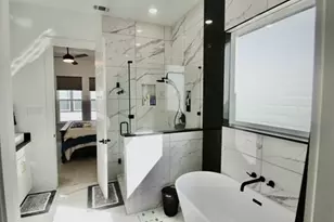 861 Fisher St, Houston, TX 77018 - Photo 9