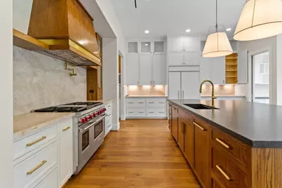 2341 Maroneal St, Houston, TX 77030 - Photo 17
