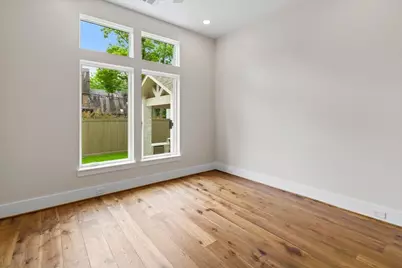2341 Maroneal St, Houston, TX 77030 - Photo 19
