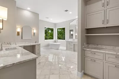 2341 Maroneal St, Houston, TX 77030 - Photo 33