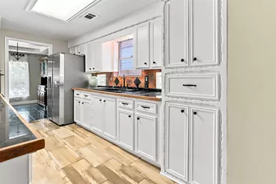 10810 Evangeline Drive, Houston, TX 77013 - Photo 7