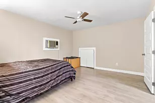 10810 Evangeline Dr, Houston, TX 77013 - Photo 25