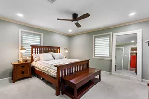 6727 Lindyann Ln, Houston, TX 77008 - Photo 9