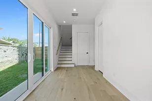 1602 Janak Garden Ln, Houston, TX 77055 - Photo 5