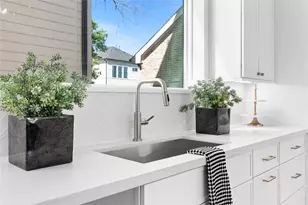 1602 Janak Garden Ln, Houston, TX 77055 - Photo 15