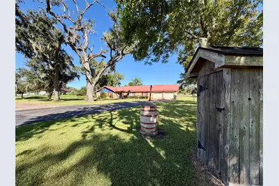 1231 County Road 201A, Angleton, TX 77515 - Photo 5