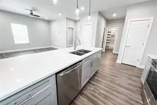 144 W 5th St, Kemah, TX 77565 - Photo 5