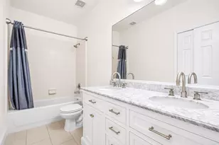 2719 Riverhollow Ln, Sugar Land, TX 77479 - Photo 11