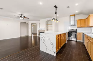 2719 Riverhollow Ln, Sugar Land, TX 77479 - Photo 7