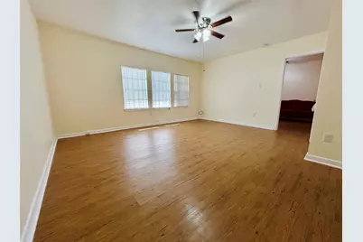 5806 Beldart Street, Houston, TX 77033 - Photo 17