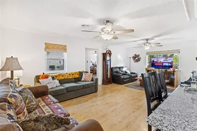 1014 E Canal Road, Highlands, TX 77562 - Photo 17