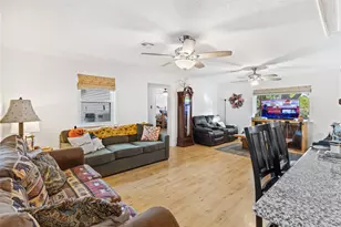 1014 E Canal Rd, Highlands, TX 77562 - Photo 17